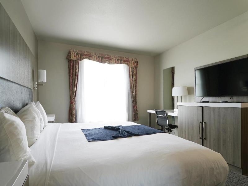 MorningGlory Hotel, Resort & Suites image