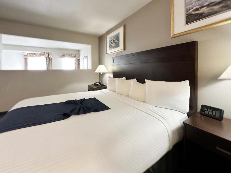 MorningGlory Hotel, Resort & Suites image