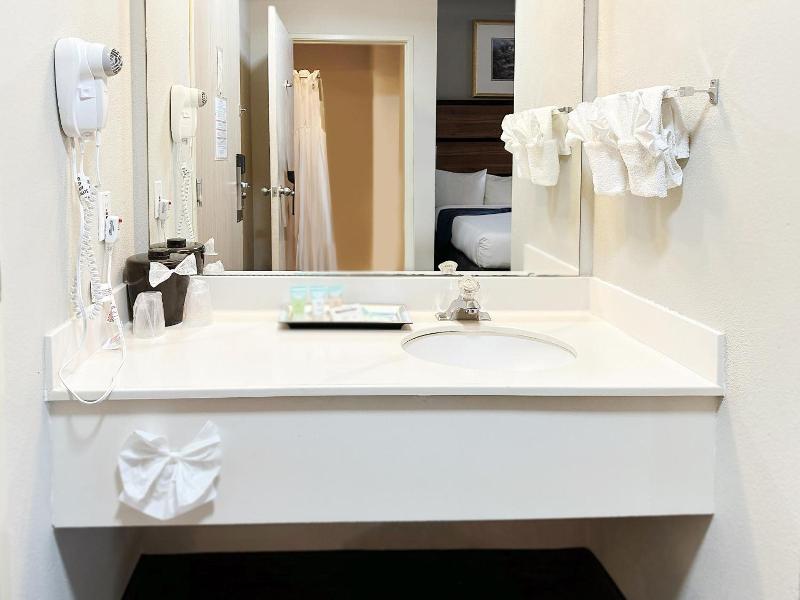 MorningGlory Hotel, Resort & Suites image