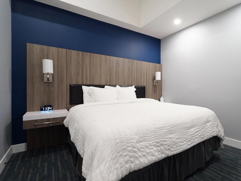MorningGlory Hotel, Resort & Suites image