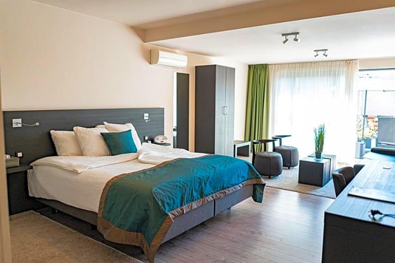 B&B Abalona image