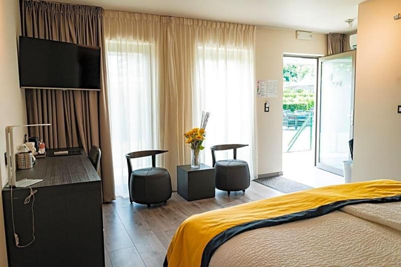 B&B Abalona image