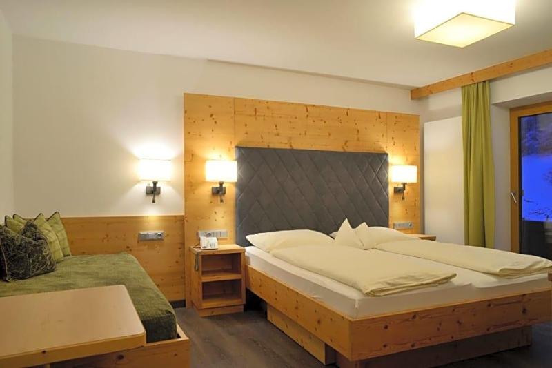 Hotel Platzl image