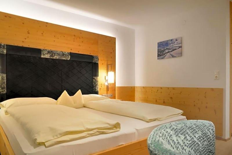 Hotel Platzl image