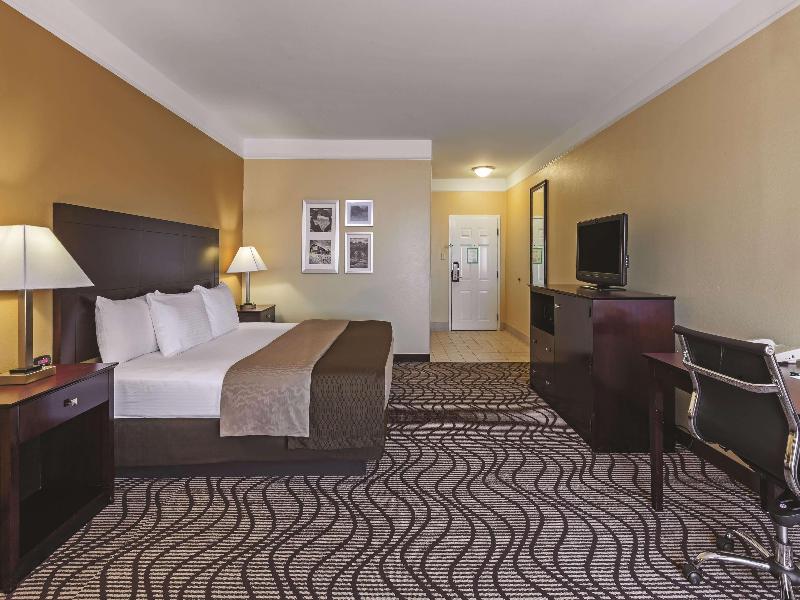 La Quinta Inn & Suites Angleton