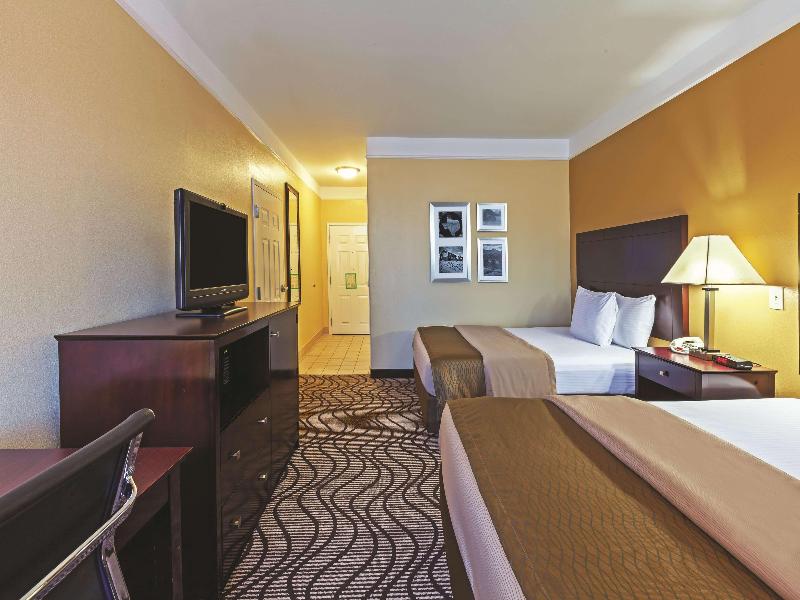 La Quinta Inn & Suites Angleton