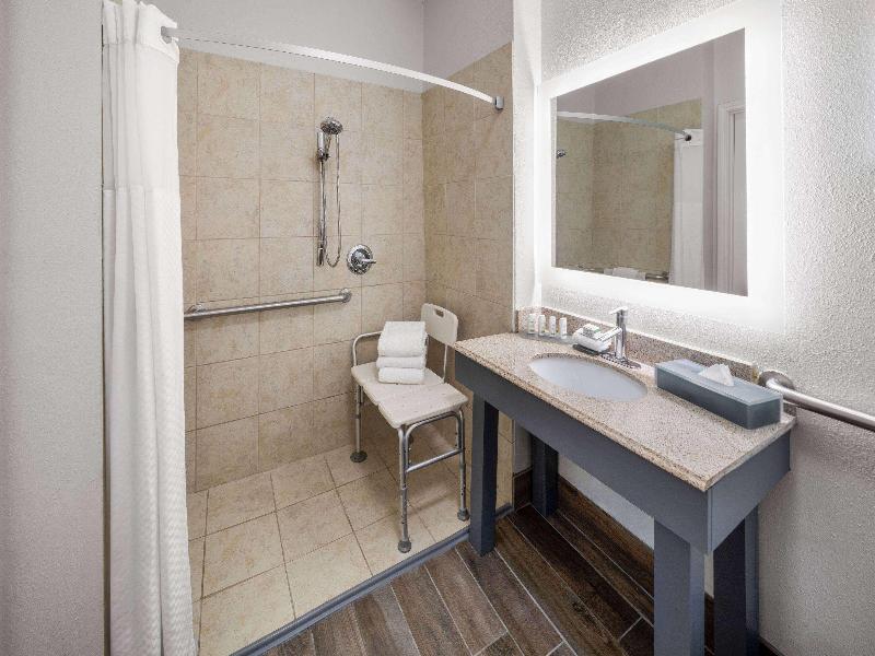 La Quinta Inn & Suites Angleton