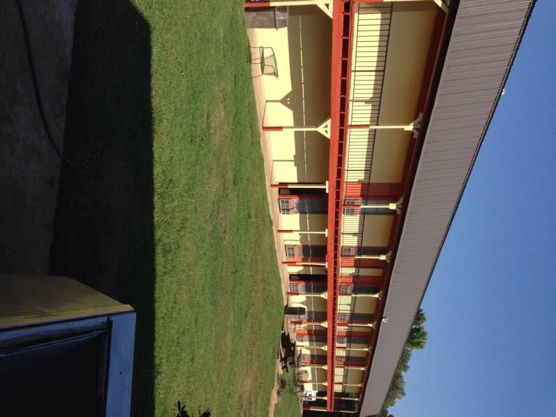 Sportsman Inn and Suites