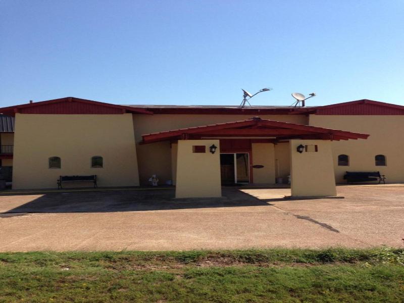 Sportsman Inn and Suites
