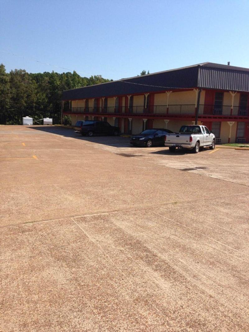 Sportsman Inn and Suites