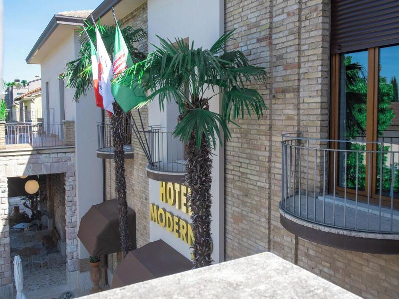 Moderno image