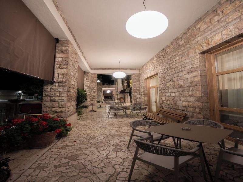 Moderno image