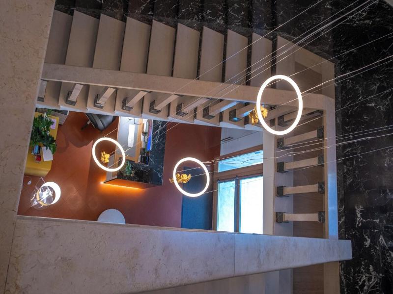 Moderno image