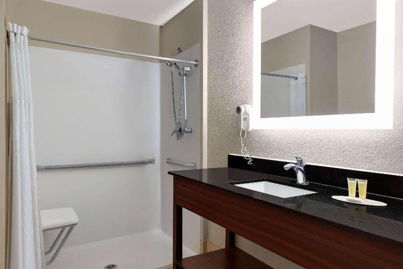 Days Inn by Wyndham Covington image