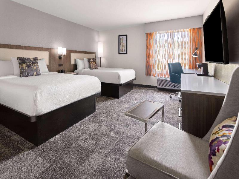 La Quinta Inn & Suites Atlanta South - Newnan image