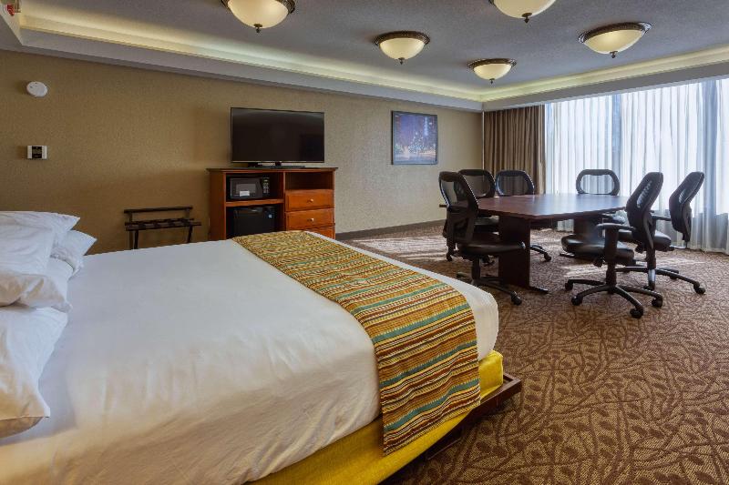 Drury Inn & Suites Airport Atlanta