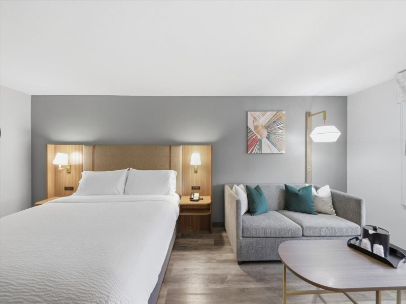 Holiday Inn Atlanta-Northlake by IHG image