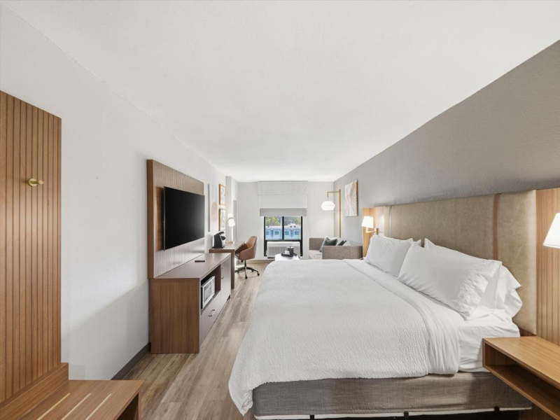 Holiday Inn Atlanta-Northlake by IHG image