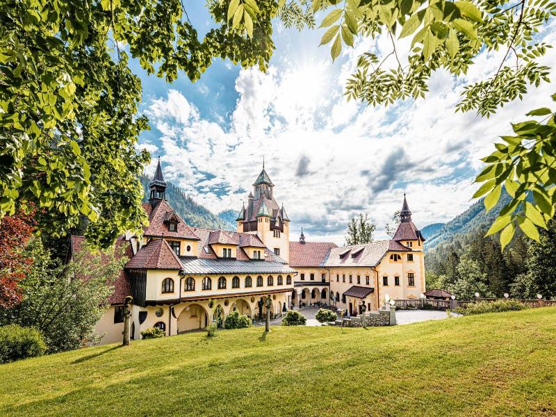 Schlosshotel Kassegg image