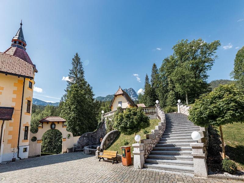 Schlosshotel Kassegg image