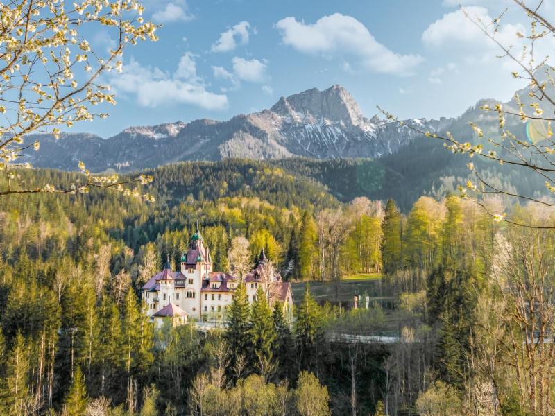 Schlosshotel Kassegg image