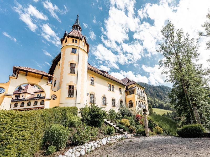 Schlosshotel Kassegg image