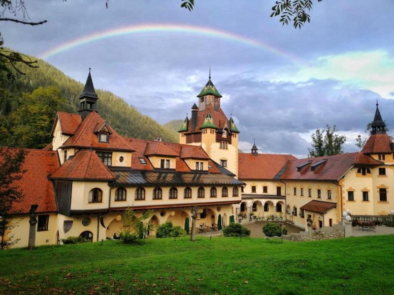 Schlosshotel Kassegg image