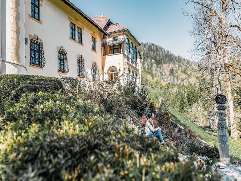 Schlosshotel Kassegg image