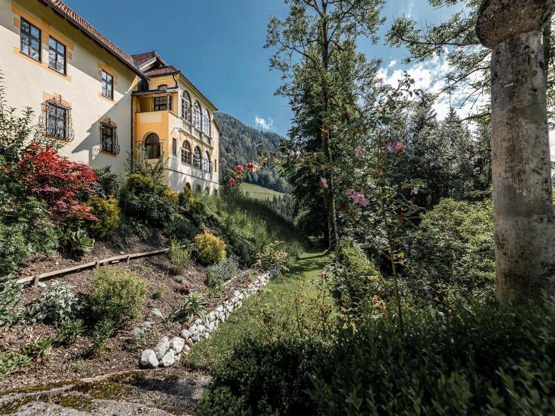 Schlosshotel Kassegg image
