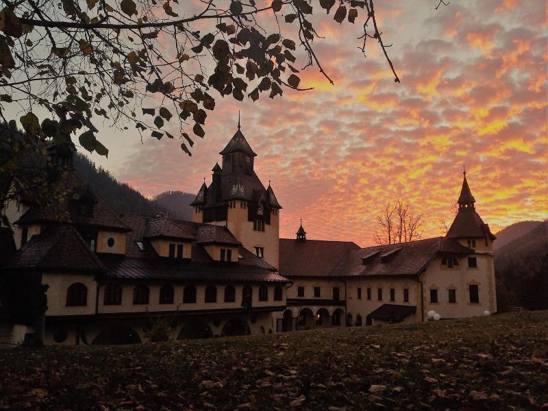 Schlosshotel Kassegg image