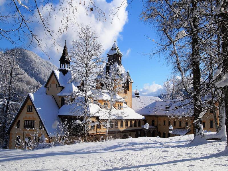Schlosshotel Kassegg image