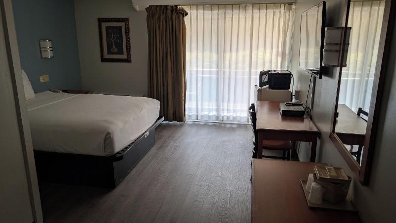 Crystal Inn image