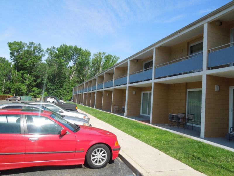 Crystal Inn image