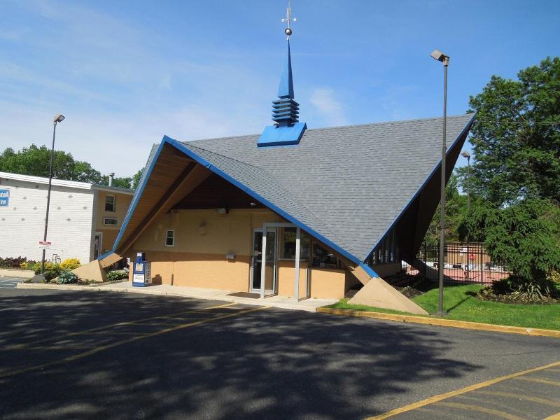 Crystal Inn image
