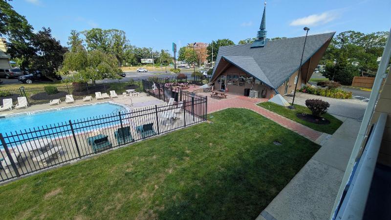 Crystal Inn image