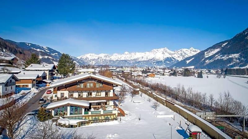 Hettlerhof image