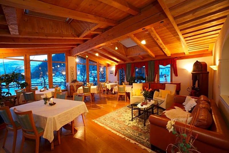 Hettlerhof image
