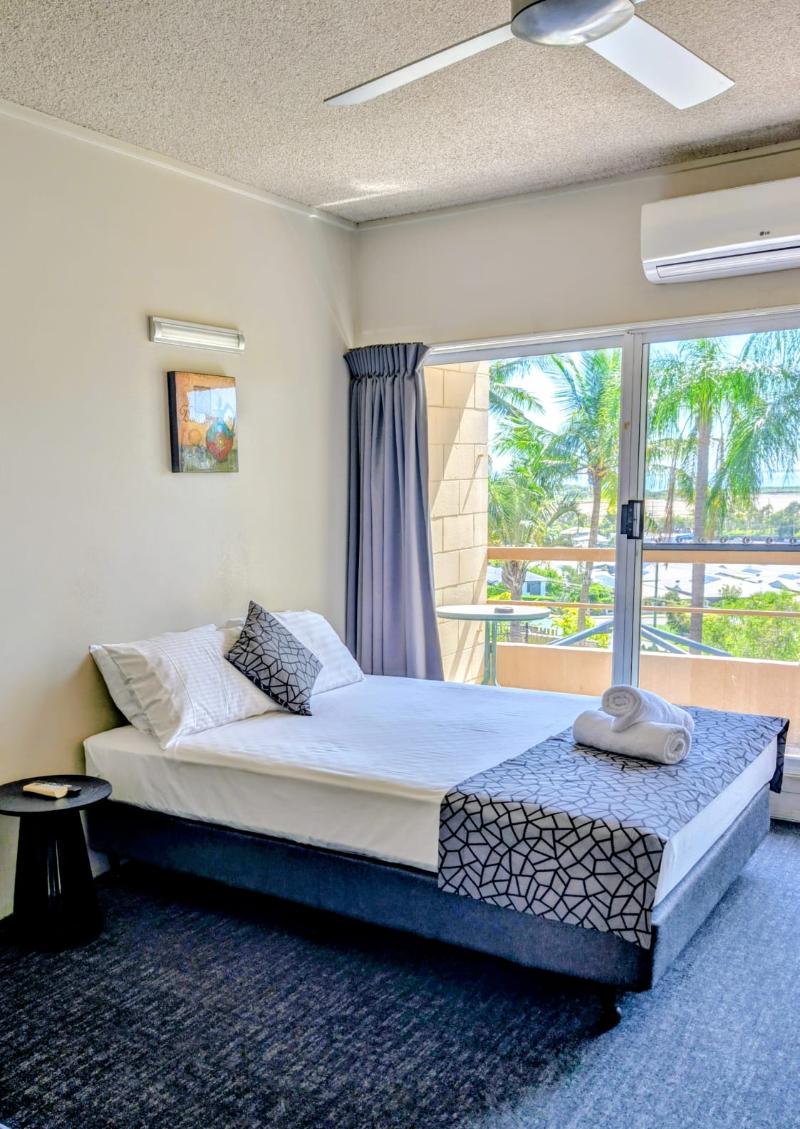Lumina Motel Gladstone (Formerly Camelot Motel) image