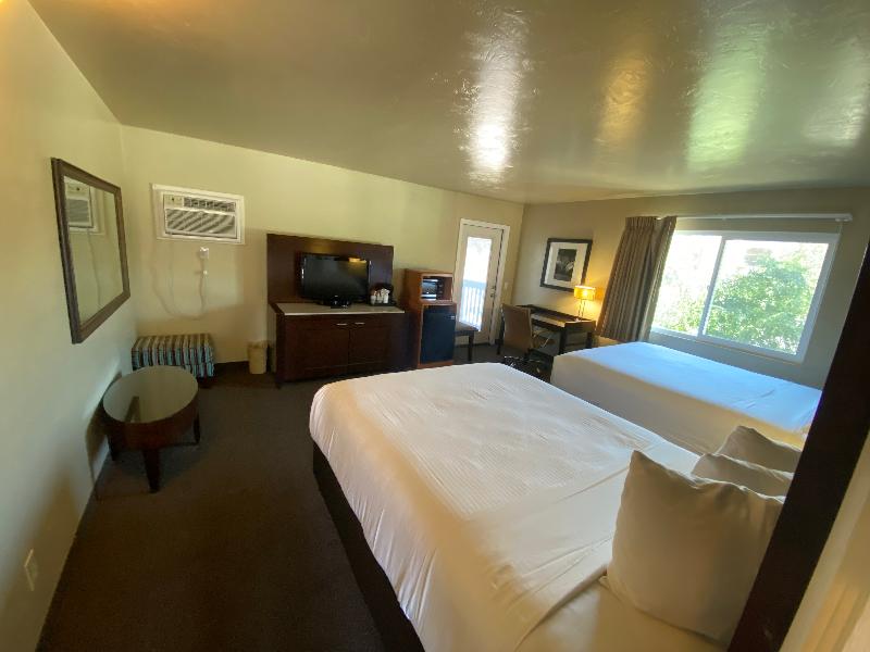 Vino Inn and Suites image