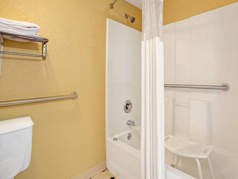 Travelodge by Wyndham Forest Park Atlanta South image