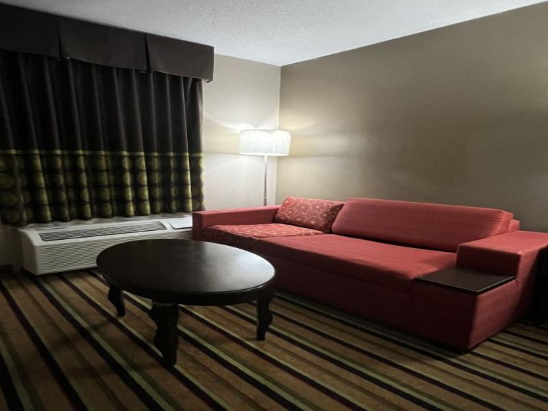 Super 8 by Wyndham Norcross/I-85 Atlanta image