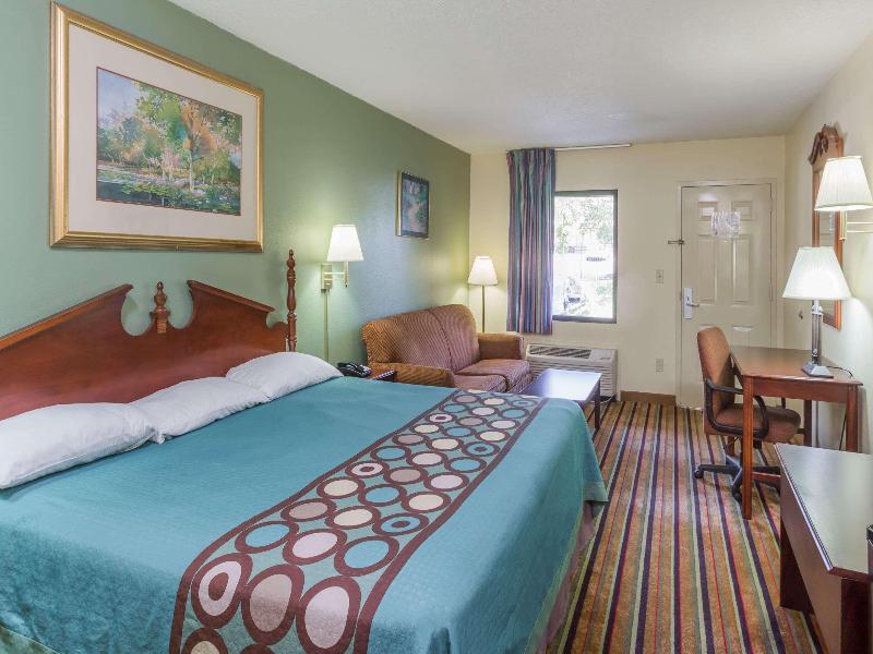 Super 8 by Wyndham Norcross/I-85 Atlanta image