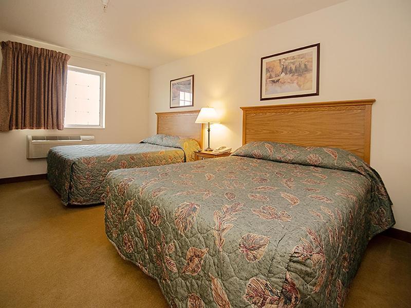 Urbana Inn & Suites