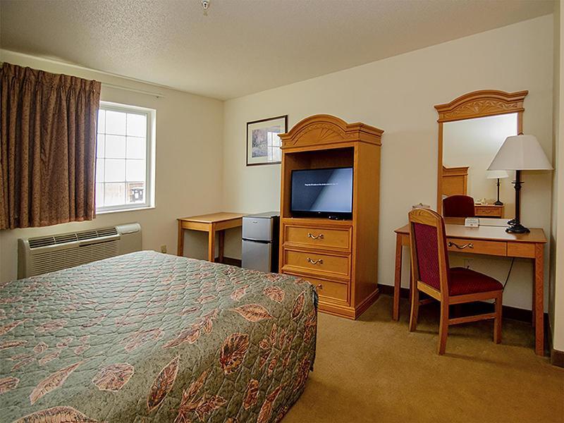 Urbana Inn & Suites