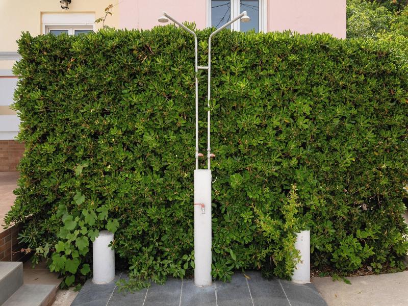 Thelesi Apartments image