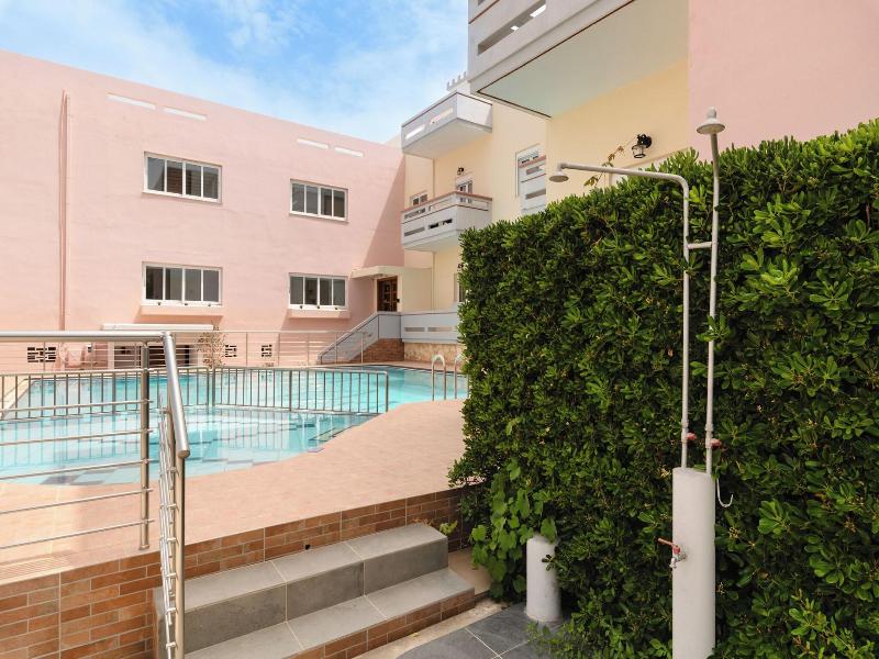 Thelesi Apartments image