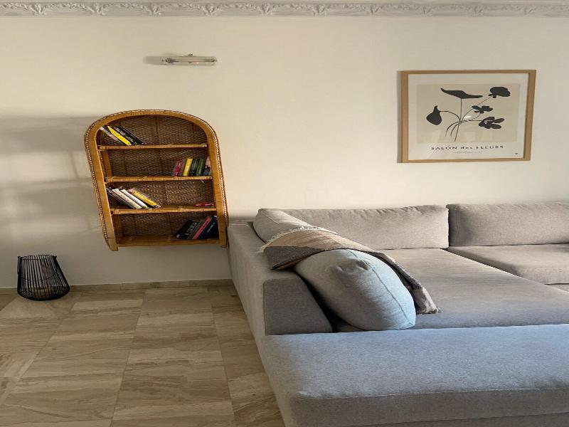 Thelesi Apartments image