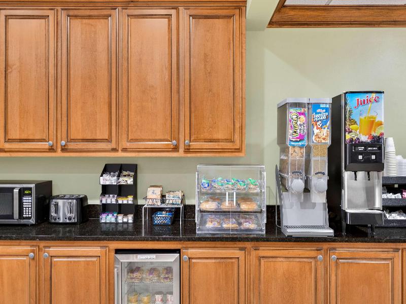 Microtel Inn & Suites By Wyndham Woodstock/Atlant image