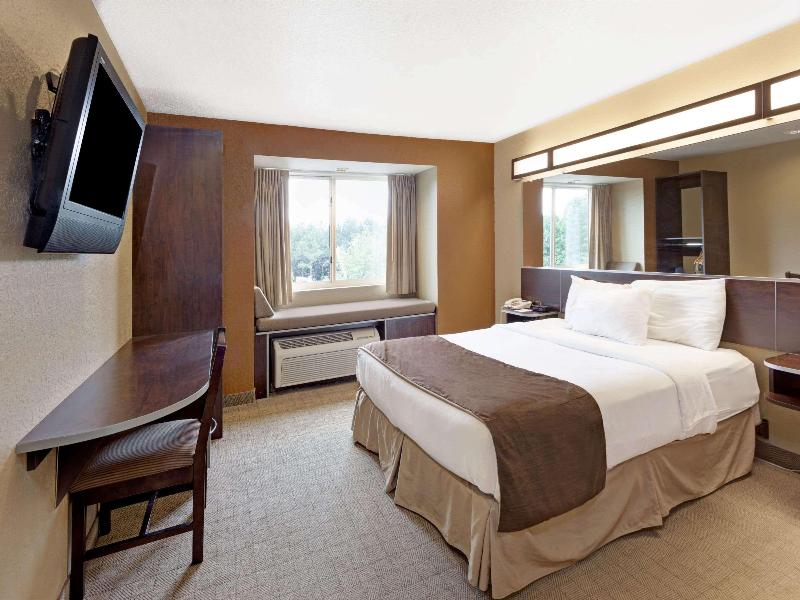 Microtel Inn & Suites By Wyndham Woodstock/Atlant image