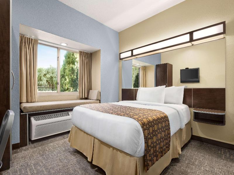 Microtel Inn & Suites By Wyndham Woodstock/Atlant image